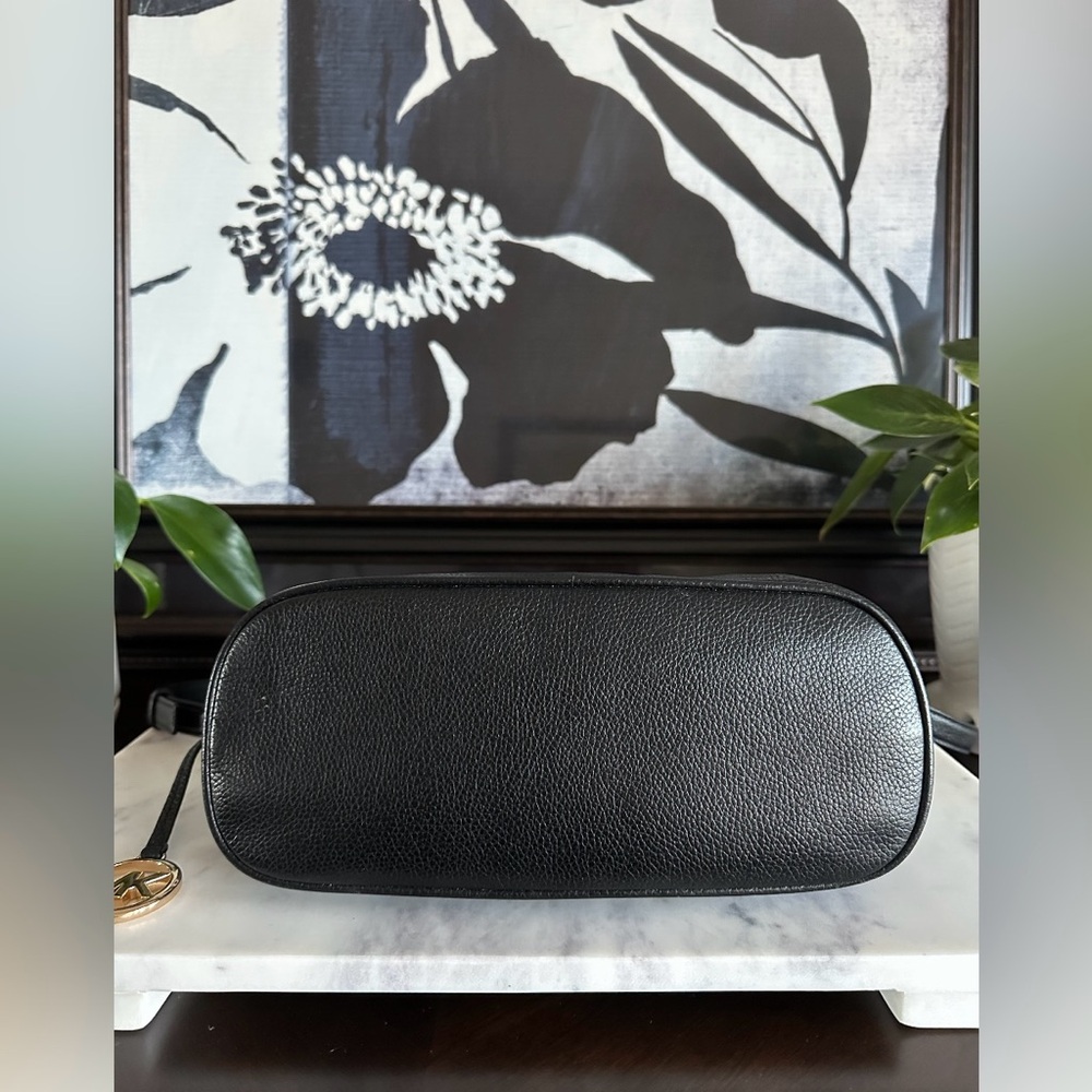 Michael Kors Black Pebbled Leather Shoulder Bag - Picture 8 of 15